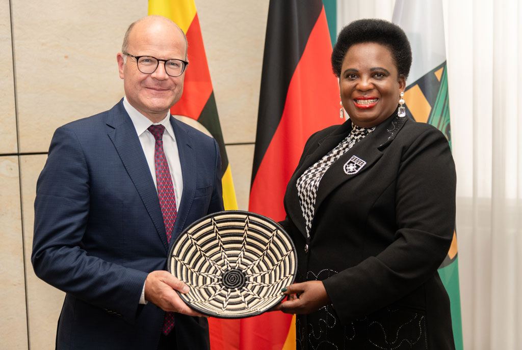 Der Minister drängt auf eine Partnerschaft mit der Deutschen Universität zur Aufwertung des kulturellen Erbes