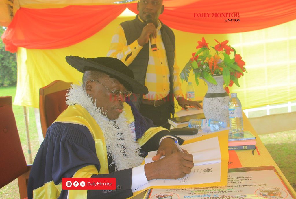 I won’t be threatened by drunk councillors, Ntungamo Mayor Kafureka warns