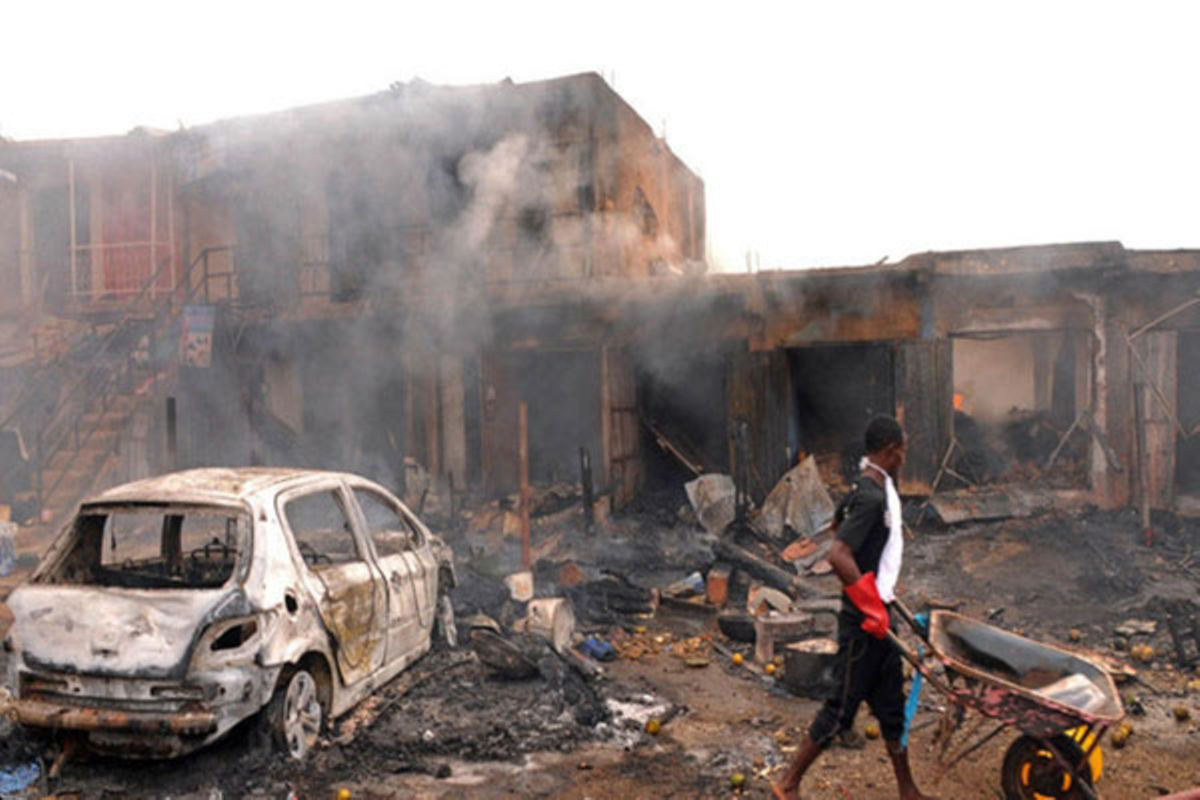 5 мая 2014 г. Атака Боко-харам в Нигерии теракт. Атака Боко харам в Нигерии 2014. Атака Боко-харам в Нигерии 5-6 мая 2014. Атака Боко-харам в Нигерии. Более 300 погибших.